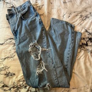 High-rise baggy jeans